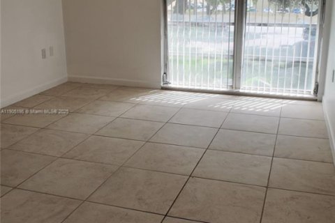 Adosado en alquiler en Hollywood, Florida, 4 dormitorios, 175.49 m2 № 1955806 - foto 23