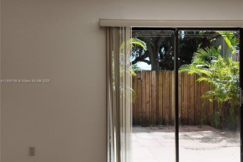 Adosado en alquiler en Hollywood, Florida, 4 dormitorios, 175.49 m2 № 1955806 - foto 14