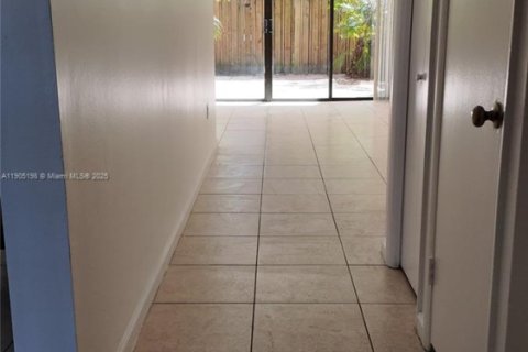 Adosado en alquiler en Hollywood, Florida, 4 dormitorios, 175.49 m2 № 1955806 - foto 4