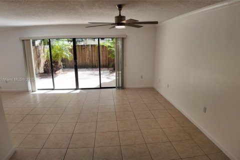 Adosado en alquiler en Hollywood, Florida, 4 dormitorios, 175.49 m2 № 1955806 - foto 17
