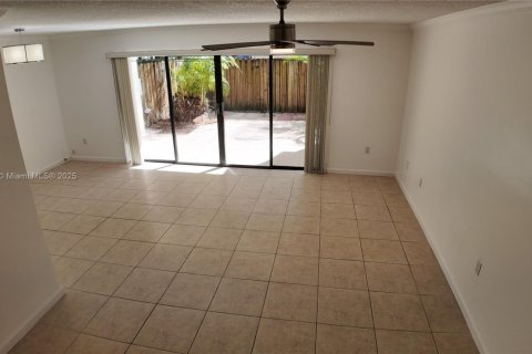 Adosado en alquiler en Hollywood, Florida, 4 dormitorios, 175.49 m2 № 1955806 - foto 18
