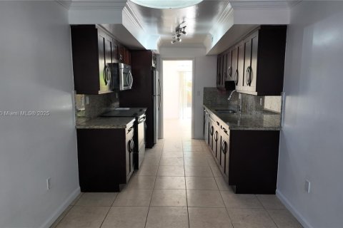 Adosado en alquiler en Hollywood, Florida, 4 dormitorios, 175.49 m2 № 1955806 - foto 10