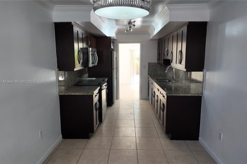 Adosado en alquiler en Hollywood, Florida, 4 dormitorios, 175.49 m2 № 1955806 - foto 11