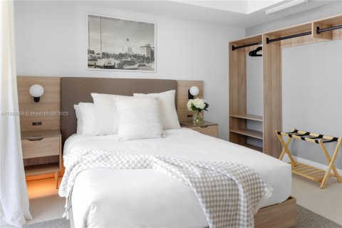 Condo in Miami, Florida, 2 bedrooms  № 2018791 - photo 22