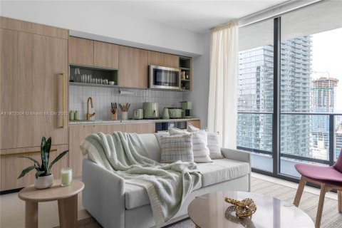 Condo in Miami, Florida, 2 bedrooms  № 2018791 - photo 7