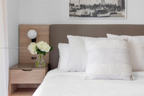 Condo in Miami, Florida, 2 bedrooms  № 2018791 - photo 23