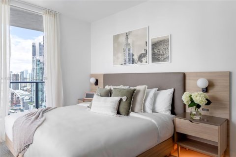 Condo in Miami, Florida, 2 bedrooms  № 2018791 - photo 13