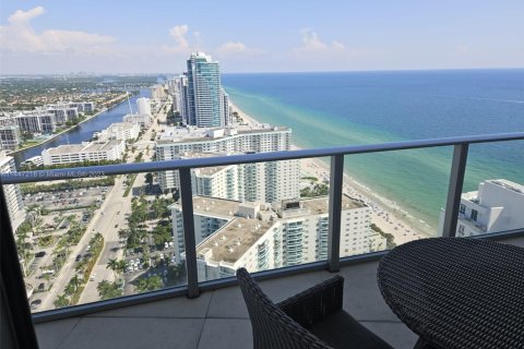 Condominio en venta en Hollywood, Florida, 2 dormitorios, 109.53 m2 № 1957544 - foto 1