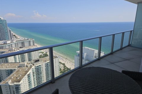 Condominio en venta en Hollywood, Florida, 2 dormitorios, 109.53 m2 № 1957544 - foto 2