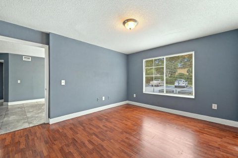 Condo in West Palm Beach, Florida, 2 bedrooms  № 2370625 - photo 16