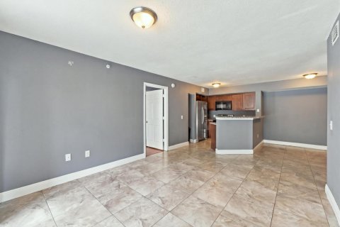 Condo in West Palm Beach, Florida, 2 bedrooms  № 2370625 - photo 11