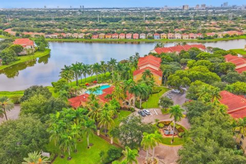 Condo in West Palm Beach, Florida, 2 bedrooms  № 2370625 - photo 30
