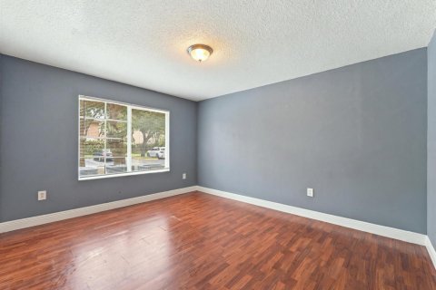 Condo in West Palm Beach, Florida, 2 bedrooms  № 2370625 - photo 15