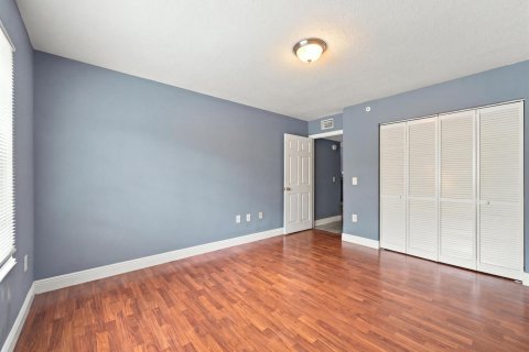 Condo in West Palm Beach, Florida, 2 bedrooms  № 2370625 - photo 7