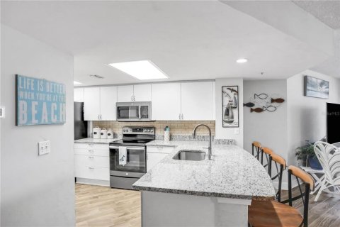 Купить кондоминиум в Дейтона - Бич-Шорс, Флорида 6 комнат, 128.58м2, № 1540160 - фото 18