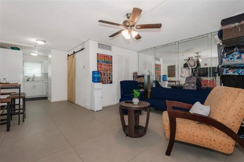 Condominio en venta en Miami Beach, Florida, 47.01 m2 № 2033148 - foto 18