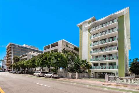 Estudio en el Condominio en Miami Beach, Florida № 2033148