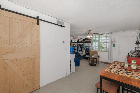 Condominio en venta en Miami Beach, Florida, 47.01 m2 № 2033148 - foto 7