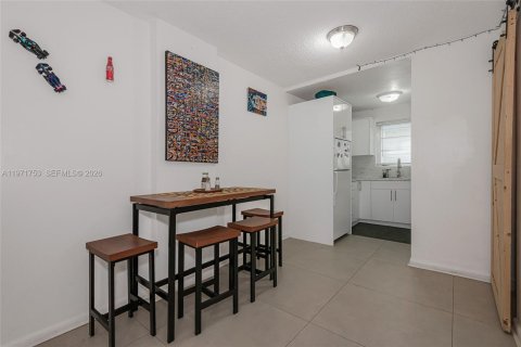 Condominio en venta en Miami Beach, Florida, 47.01 m2 № 2033148 - foto 8