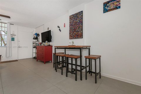 Condominio en venta en Miami Beach, Florida, 47.01 m2 № 2033148 - foto 15