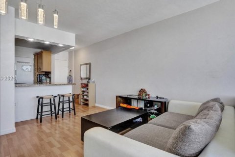 Condominio en alquiler en Miami Beach, Florida, 51.47 m2 № 2007954 - foto 10