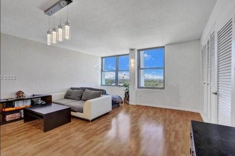 Condominio en alquiler en Miami Beach, Florida, 51.47 m2 № 2007954 - foto 8