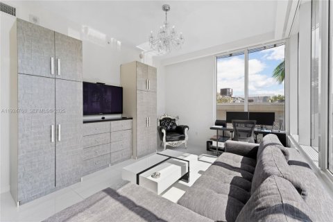 Купить кондоминиум в Майами-Бич, Флорида 3 спальни, № 1983070 - фото 15