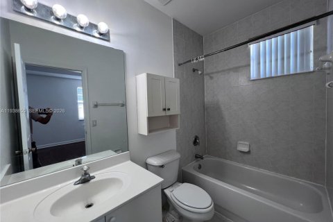 Condo in Miramar, Florida, 4 bedrooms  № 1996332 - photo 12