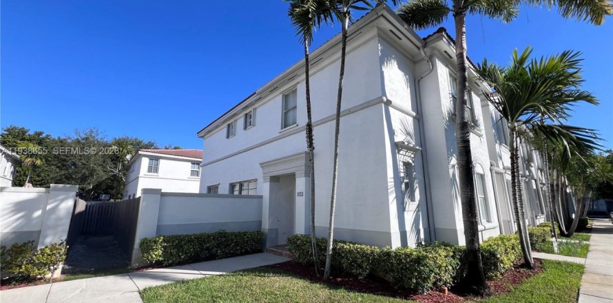 Condo in Miramar, Florida, 4 bedrooms  № 1996332