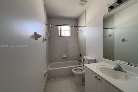 Condo in Miramar, Florida, 4 bedrooms  № 1996332 - photo 13