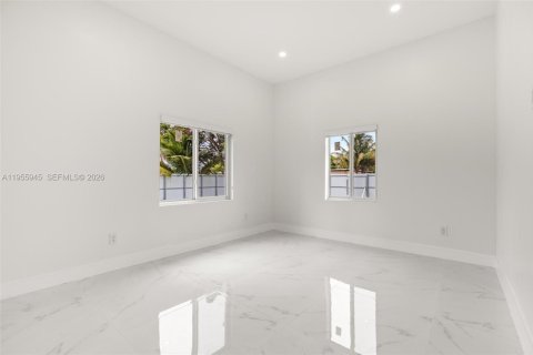 Купить виллу или дом в Майами, Флорида 4 спальни, 200.39м2, № 2009737 - фото 22