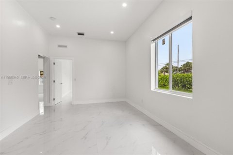 Купить виллу или дом в Майами, Флорида 4 спальни, 200.39м2, № 2009737 - фото 8