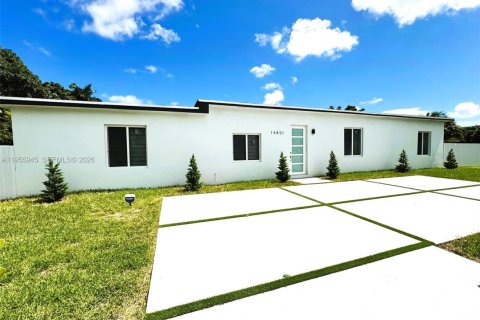 Дом в Майами, Флорида 4 спальни, 200.39м2 № 2009737