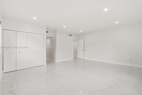 Купить виллу или дом в Майами, Флорида 4 спальни, 200.39м2, № 2009737 - фото 16