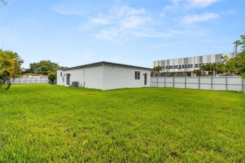 Купить виллу или дом в Майами, Флорида 4 спальни, 200.39м2, № 2009737 - фото 25