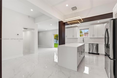 Купить виллу или дом в Майами, Флорида 4 спальни, 200.39м2, № 2009737 - фото 10