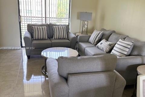 Condo in Sunrise, Florida, 2 bedrooms  № 1864494 - photo 4