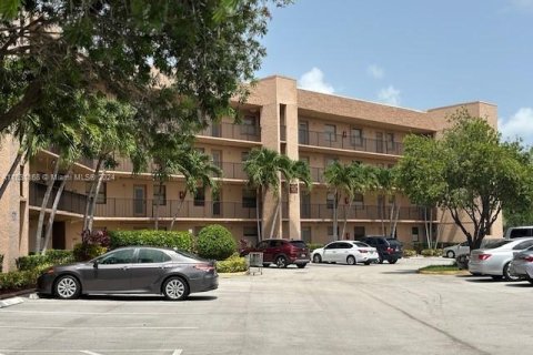 Condo in Sunrise, Florida, 2 bedrooms  № 1864494 - photo 15