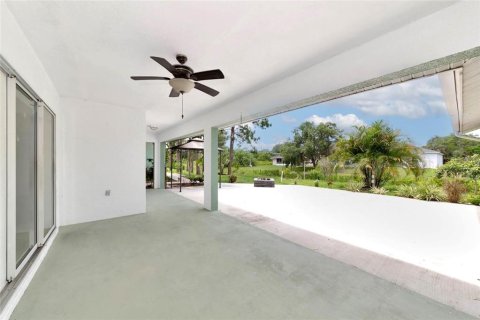 House in North Port, Florida 4 bedrooms, 184.5 sq.m. № 2201485 - photo 15