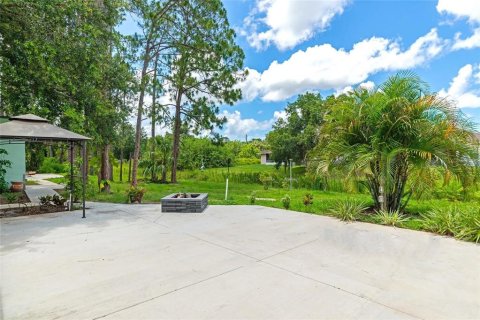 House in North Port, Florida 4 bedrooms, 184.5 sq.m. № 2201485 - photo 16