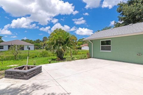 House in North Port, Florida 4 bedrooms, 184.5 sq.m. № 2201485 - photo 17