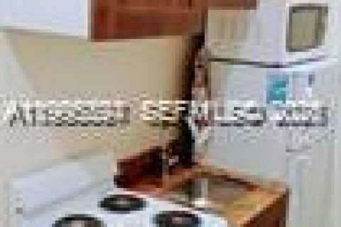 Commercial property in Hollywood, Florida 28.99 sq.m. № 2062967 - photo 3