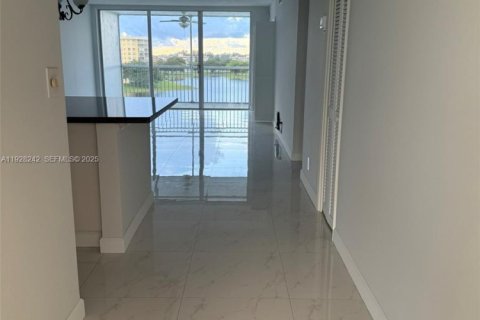 Apartamento en alquiler en Pompano Beach, Florida, 2 dormitorios, 98.85 m2 № 1991621 - foto 9