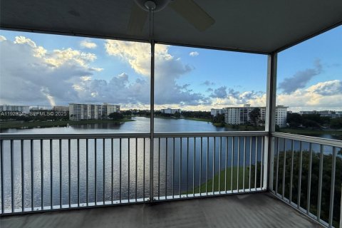 Apartamento en alquiler en Pompano Beach, Florida, 2 dormitorios, 98.85 m2 № 1991621 - foto 29