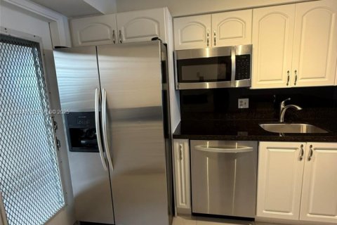 Apartamento en alquiler en Pompano Beach, Florida, 2 dormitorios, 98.85 m2 № 1991621 - foto 19