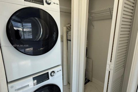 Apartamento en alquiler en Pompano Beach, Florida, 2 dormitorios, 98.85 m2 № 1991621 - foto 25