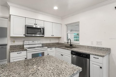 House in North Port, Florida 2 bedrooms, 116.5 sq.m. № 1851167 - photo 14