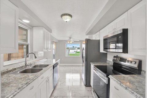 Casa en venta en Holiday, Florida, 2 dormitorios, 88.54 m2 № 1913743 - foto 7