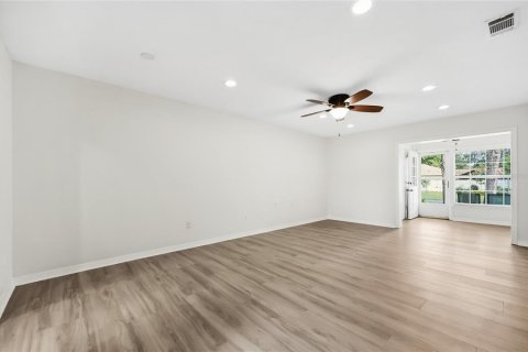 Condo in DeLand, Florida, 2 bedrooms  № 2094096 - photo 5