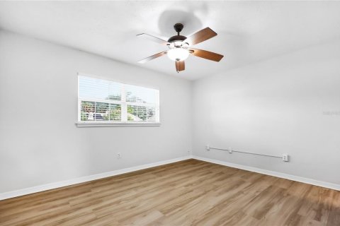 Condo in DeLand, Florida, 2 bedrooms  № 2094096 - photo 21